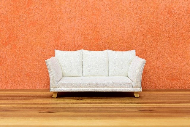bílé sofa